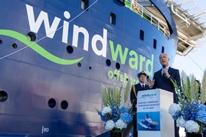 From left to right: Konrad Boguszewski (Captain, Windward Munich), Sven Utermöhlen (CEO, RWE Offshore Wind). Photo credit: Felix Matthies.