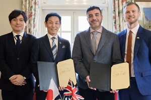 flowra mou signing photo square