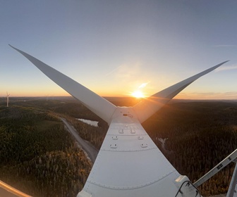 #40 Vestas V162 wind turbine installed at the Apuiat wind farm near port Cartier, Quebec, Canada (courtesy Justin Campbell)
